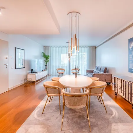 Bk - 3 Pools - Gym - Ac - Huge Balcony