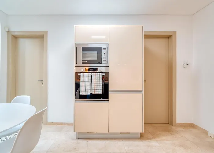 Apartamento Bk - 3 Pools - Gym - Ac - Huge Balcony Funchal (Madeira)