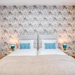 Bk - 3 Pools - Gym - Ac - Huge Balcony Apartment *