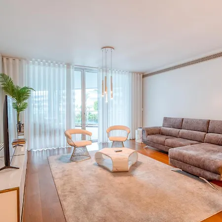 Bk - 3 Pools - Gym - Ac - Huge Balcony Apartment