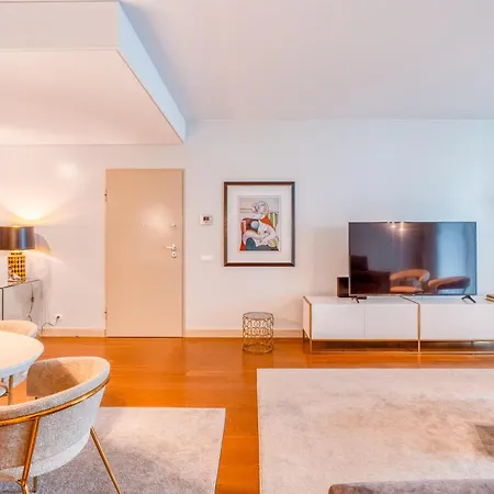 Apartment Bk - 3 Pools - Gym - Ac - Huge Balcony *