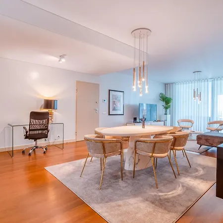 Bk - 3 Pools - Gym - Ac - Huge Balcony *