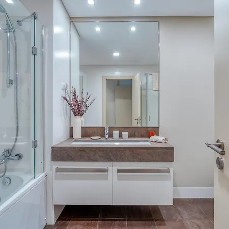 Bk - 3 Pools - Gym - Ac - Huge Balcony * Funchal (Madeira)