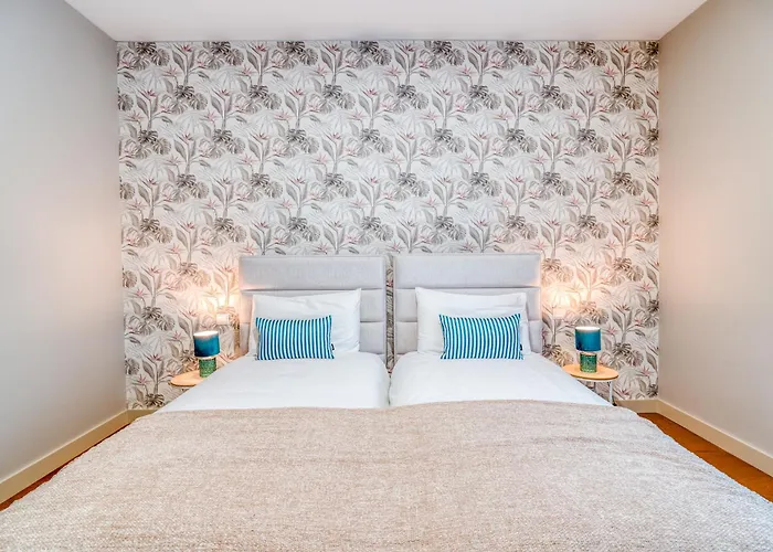 Bk - 3 Pools - Gym - Ac - Huge Balcony Apartmán *