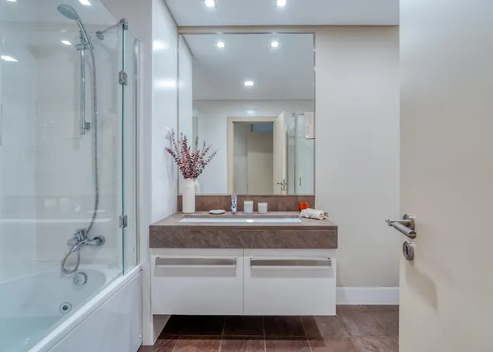 Bk - 3 Pools - Gym - Ac - Huge Balcony * Funchal (Madeira)